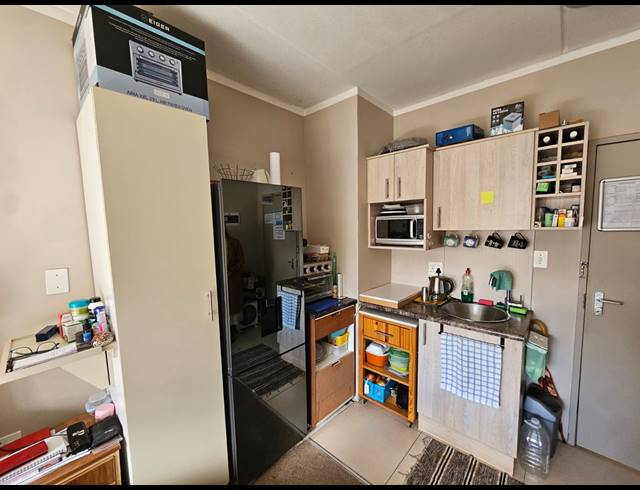 1 BEDROOM APARTMENT TO LET IN PINELANDS